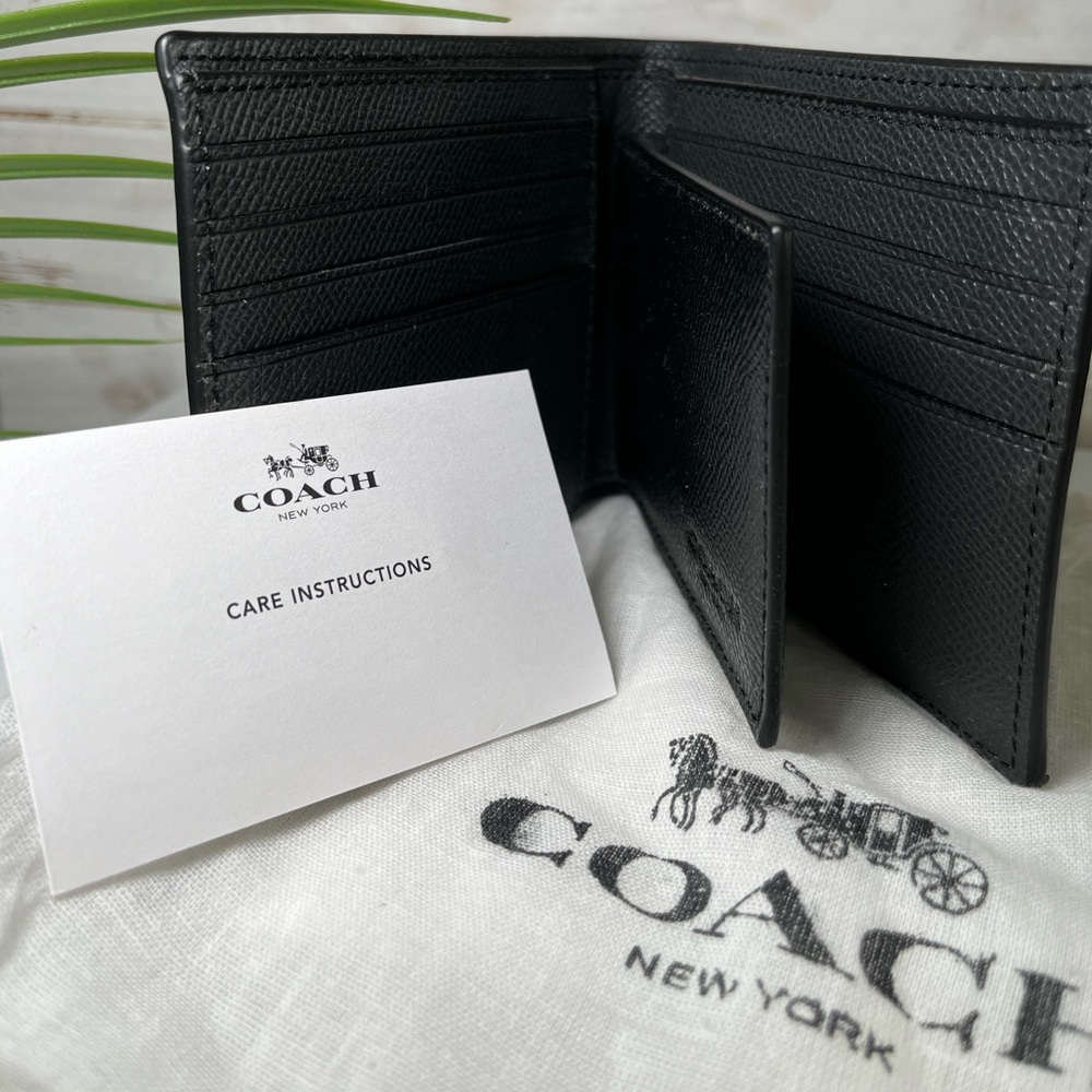 COACH BLACK LEATHER WALLET - NEW w/ bag